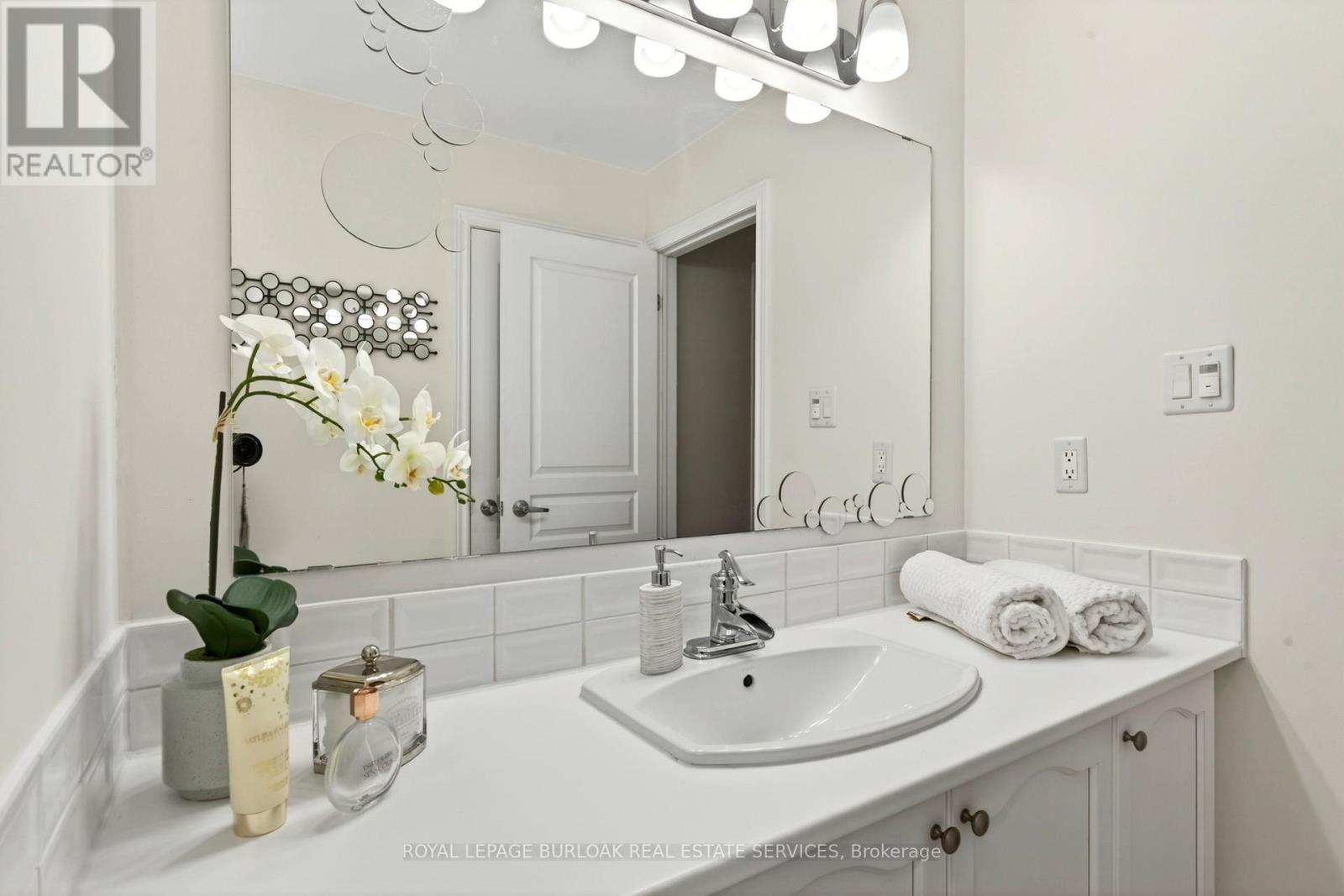 283 Turning Leaf Road, Oakville, Ontario  L6L 6V5 - Photo 38 - W13042262