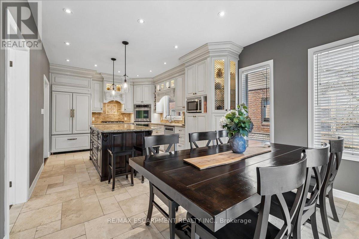 2101 Westoak Trails Boulevard, Oakville, Ontario  L6M 3L2 - Photo 12 - W13042288