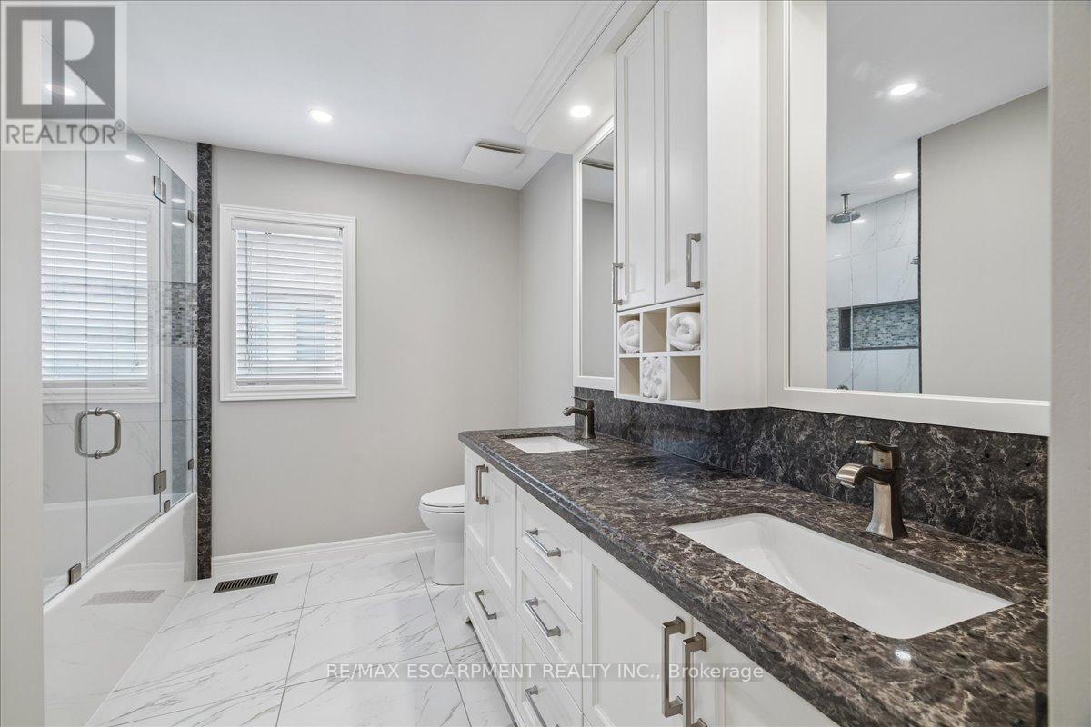 2101 Westoak Trails Boulevard, Oakville, Ontario  L6M 3L2 - Photo 36 - W13042288