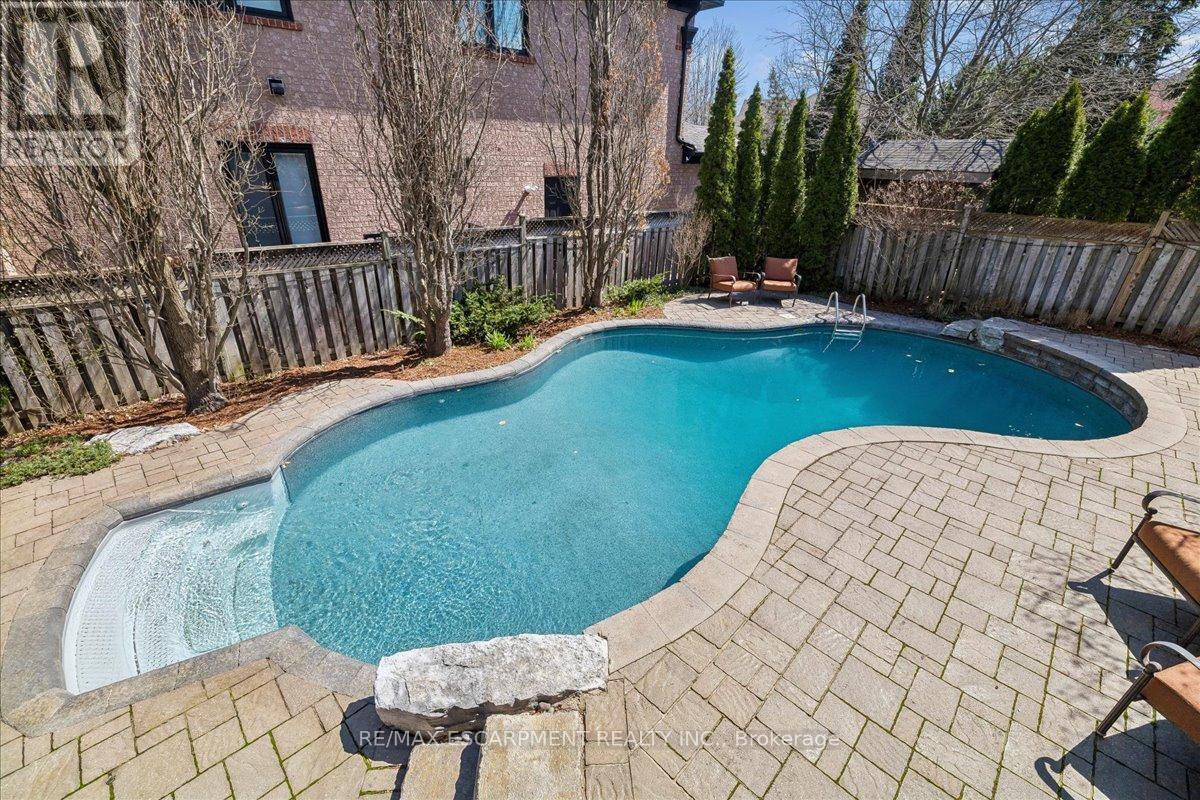 2101 Westoak Trails Boulevard, Oakville, Ontario  L6M 3L2 - Photo 48 - W13042288