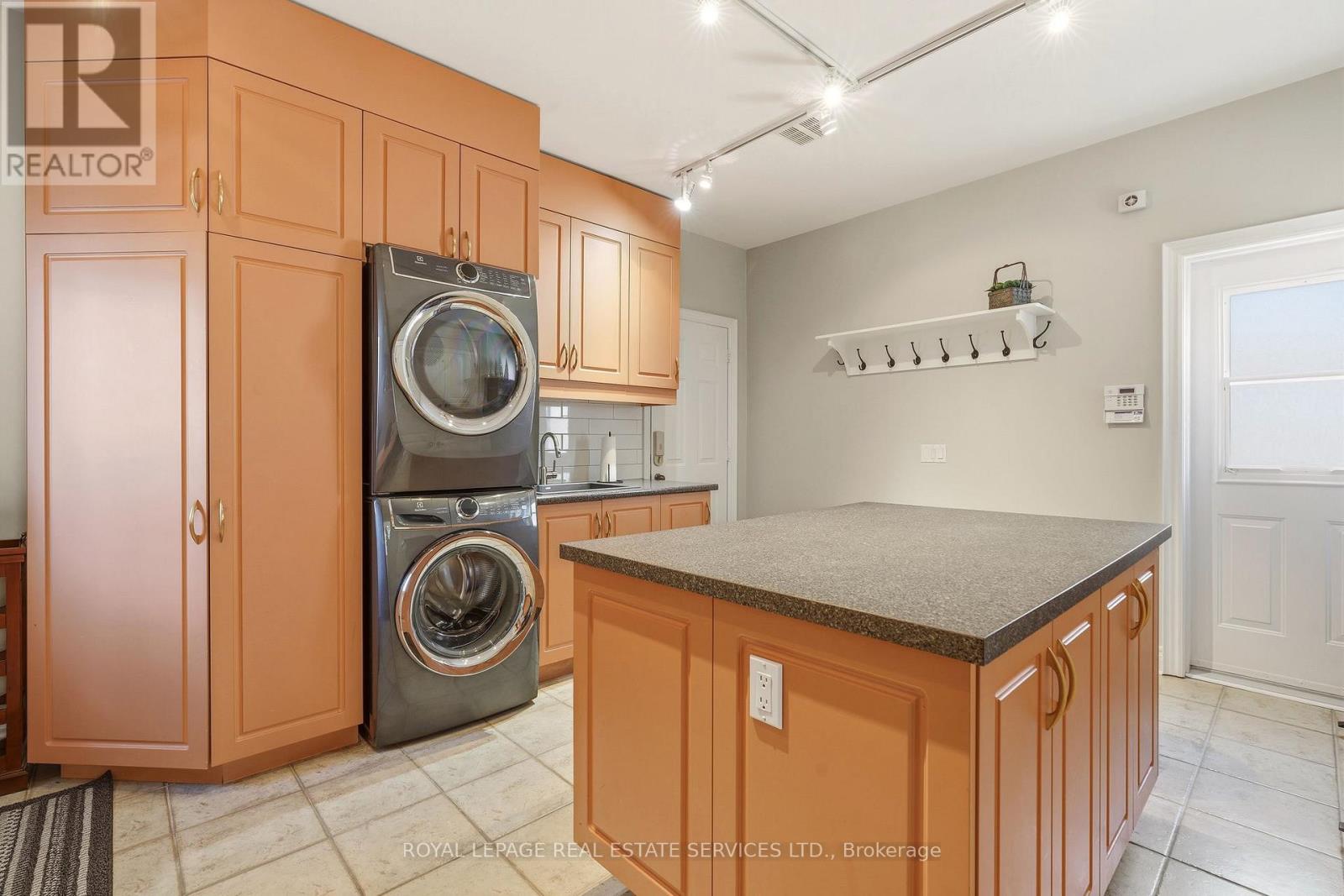 35 Links Lane, Brampton, Ontario  L6Y 5H2 - Photo 19 - W13042354