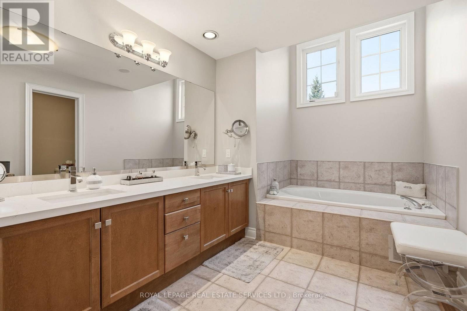 35 Links Lane, Brampton, Ontario  L6Y 5H2 - Photo 24 - W13042354