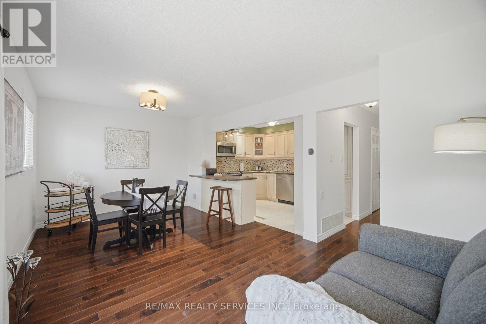 1 - 1 Tara Park Court, Brampton, Ontario  L6V 3E4 - Photo 11 - W13042366