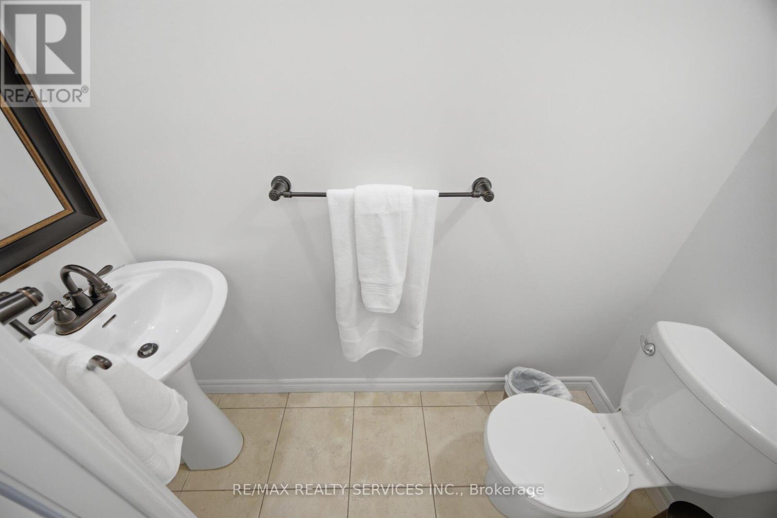 1 - 1 Tara Park Court, Brampton, Ontario  L6V 3E4 - Photo 12 - W13042366