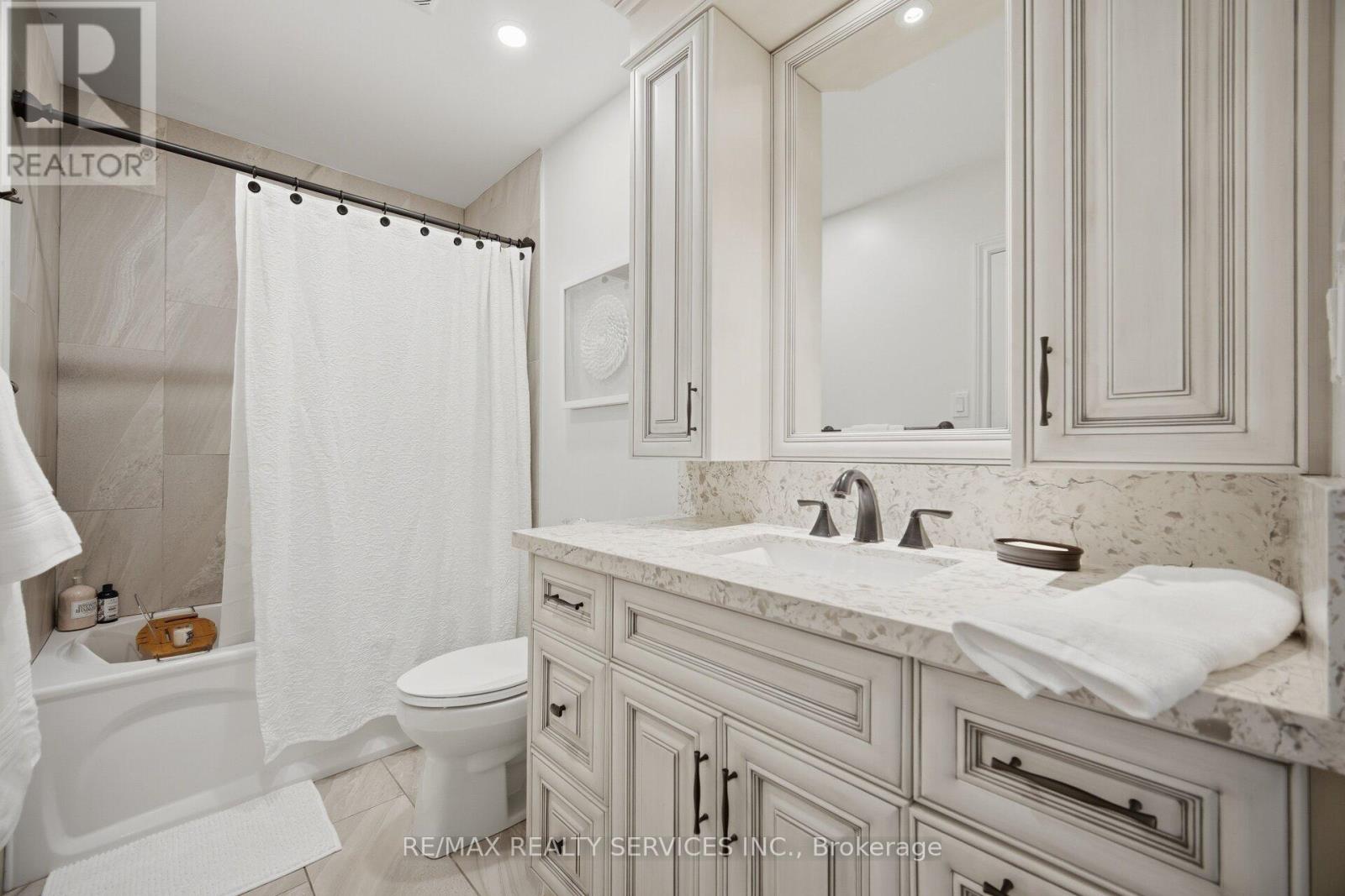 1 - 1 Tara Park Court, Brampton, Ontario  L6V 3E4 - Photo 23 - W13042366