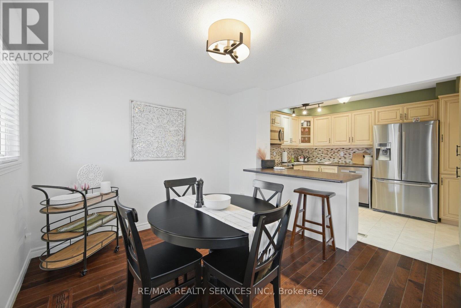 1 - 1 Tara Park Court, Brampton, Ontario  L6V 3E4 - Photo 8 - W13042366