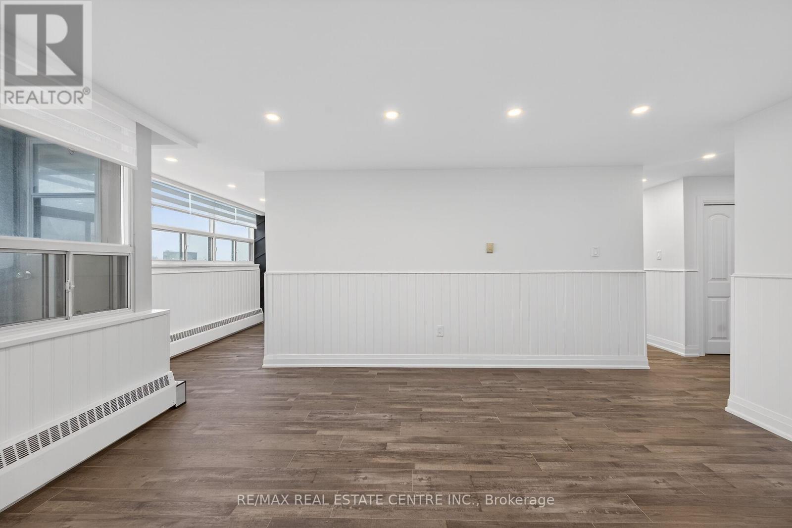 702 - 212 Kerr Street, Oakville, Ontario  L6K 3B1 - Photo 12 - W13042404