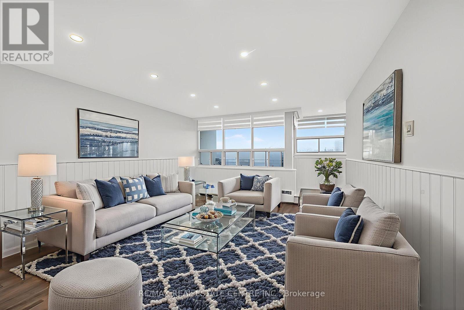 702 - 212 Kerr Street, Oakville, Ontario  L6K 3B1 - Photo 4 - W13042404