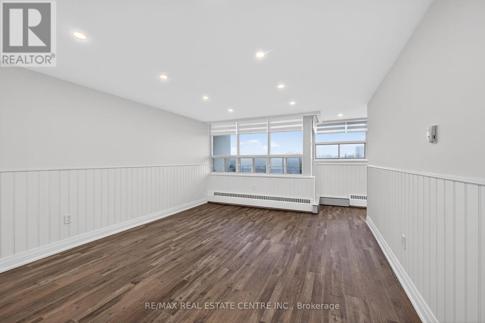 702 - 212 Kerr Street, Oakville, Ontario  L6K 3B1 - Photo 9 - W13042404