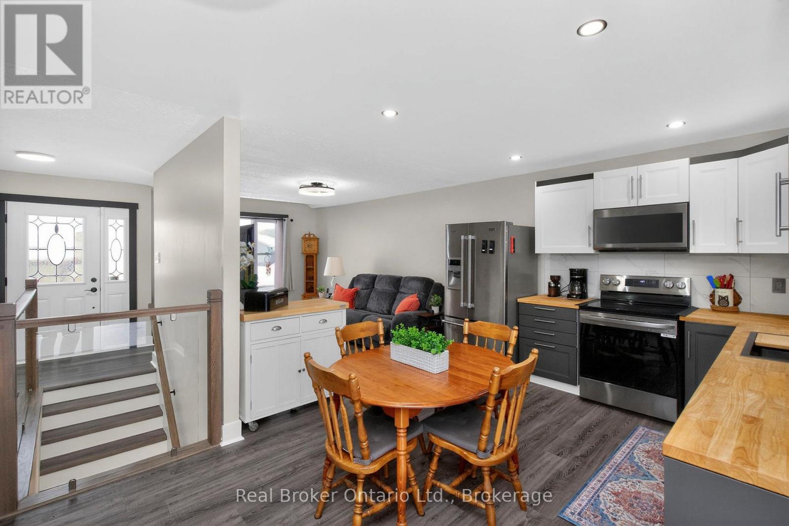 44 Byrnes Crescent, Penetanguishene, Ontario  L9M 1V9 - Photo 7 - S12819594