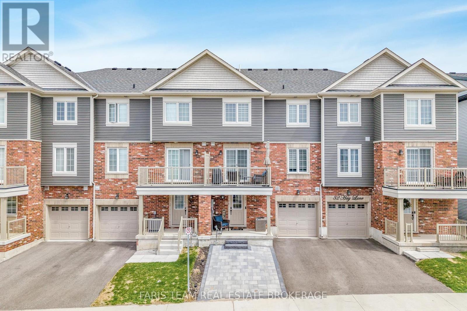34 HAY LANE, Barrie, Ontario