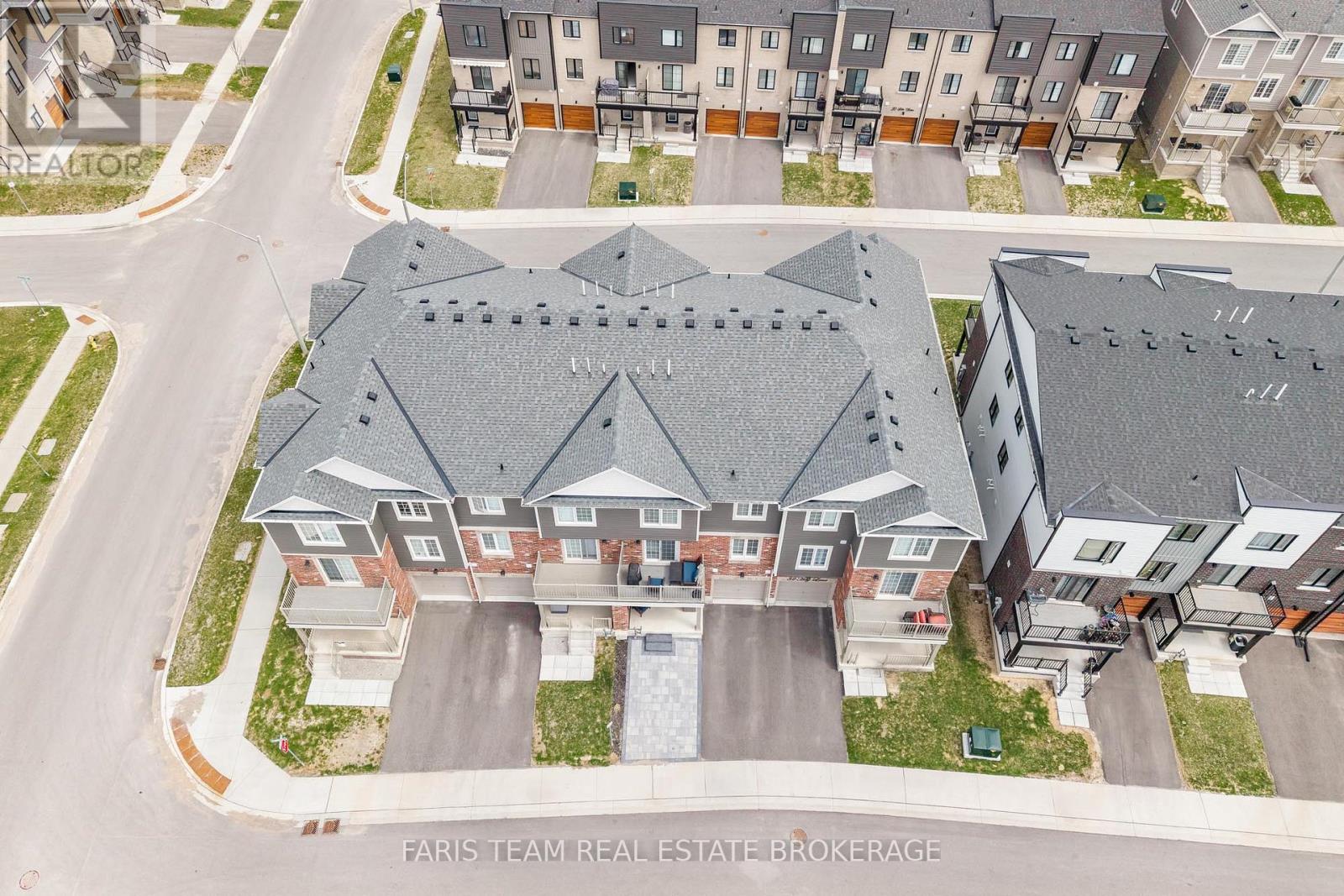 34 Hay Lane, Barrie, Ontario  L9J 0V5 - Photo 2 - S12903670