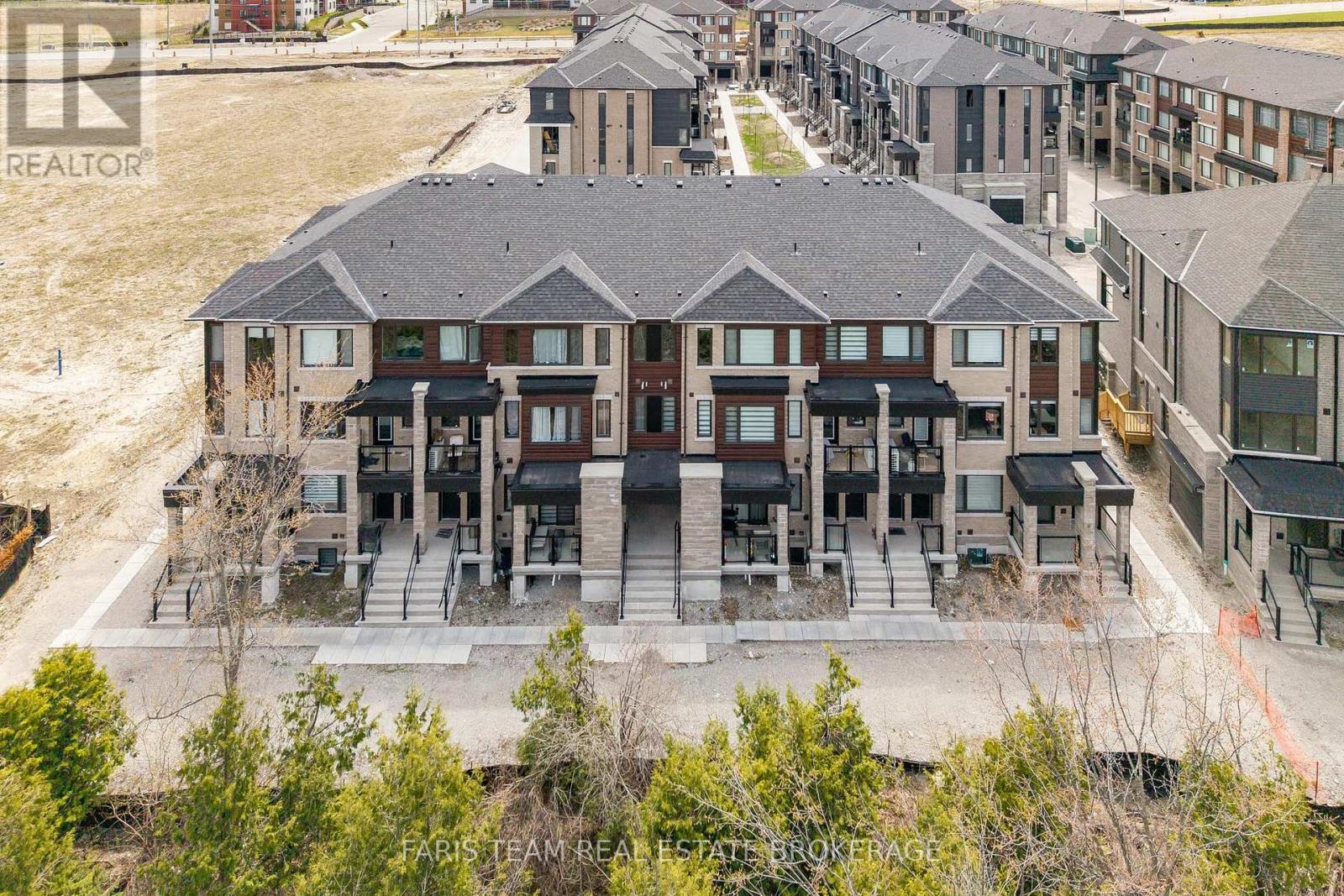 39 APPLETREE LANE, Barrie, Ontario