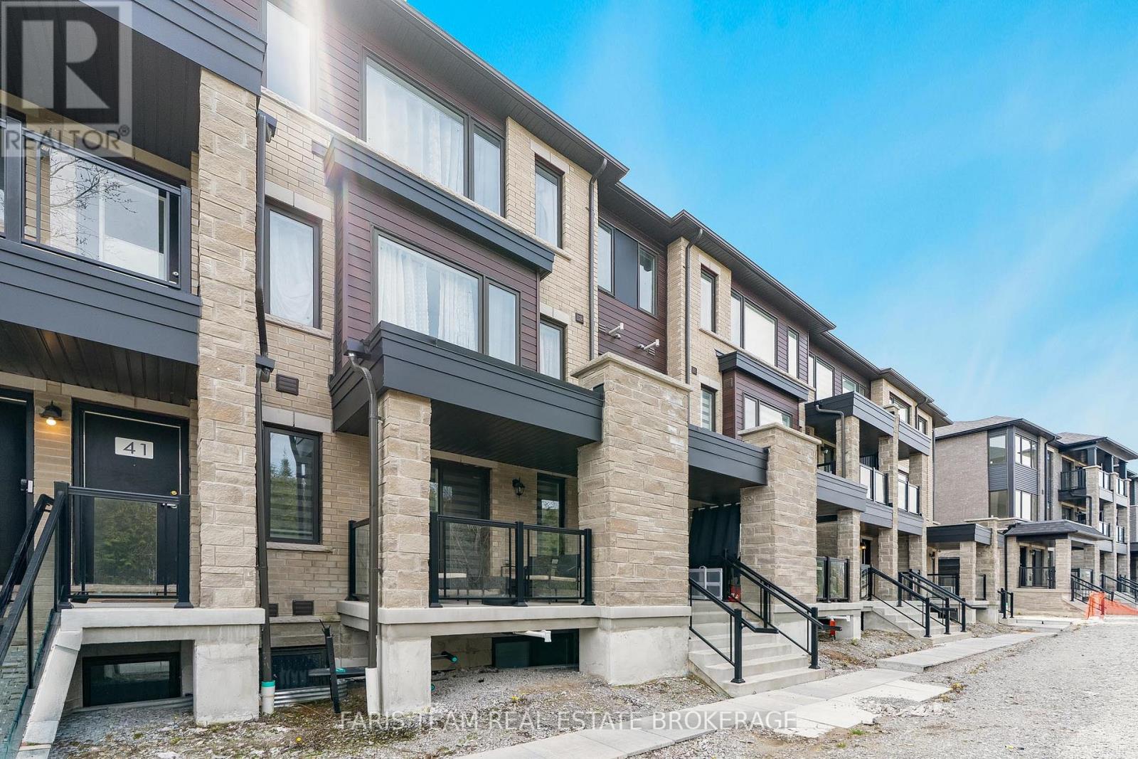 39 Appletree Lane, Barrie, Ontario  L9J 0P1 - Photo 3 - S12903938