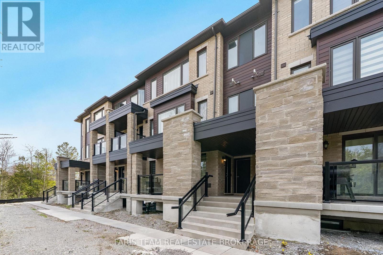 39 Appletree Lane, Barrie, Ontario  L9J 0P1 - Photo 4 - S12903938