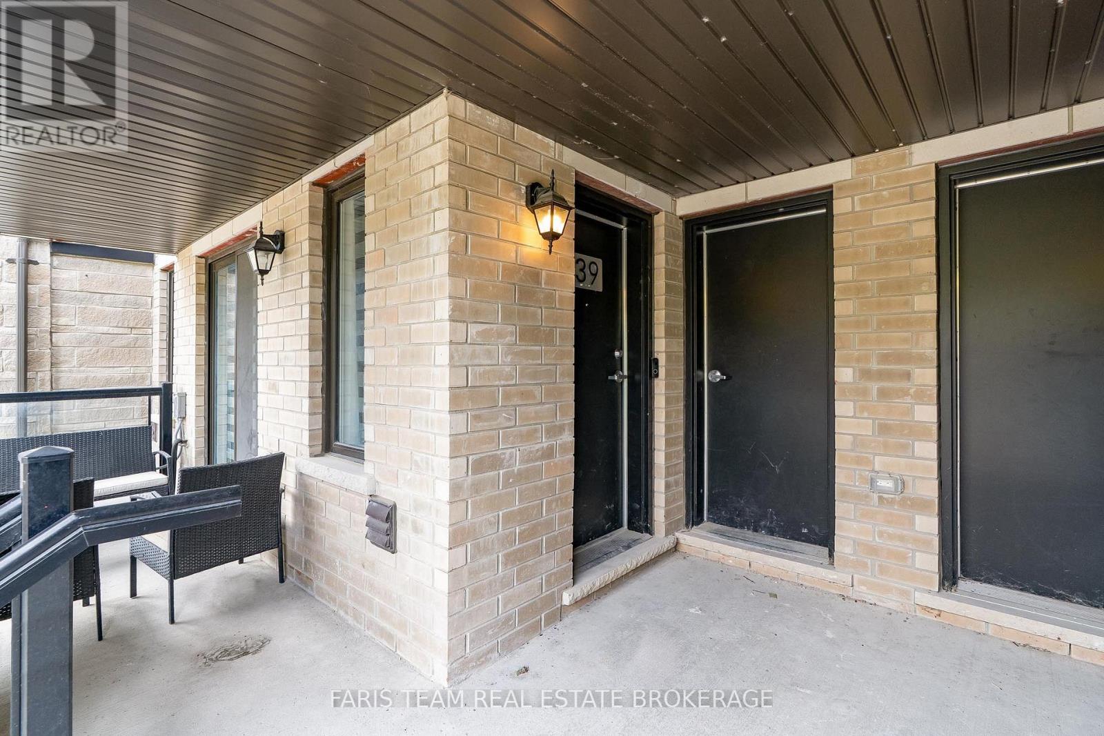 39 Appletree Lane, Barrie, Ontario  L9J 0P1 - Photo 5 - S12903938