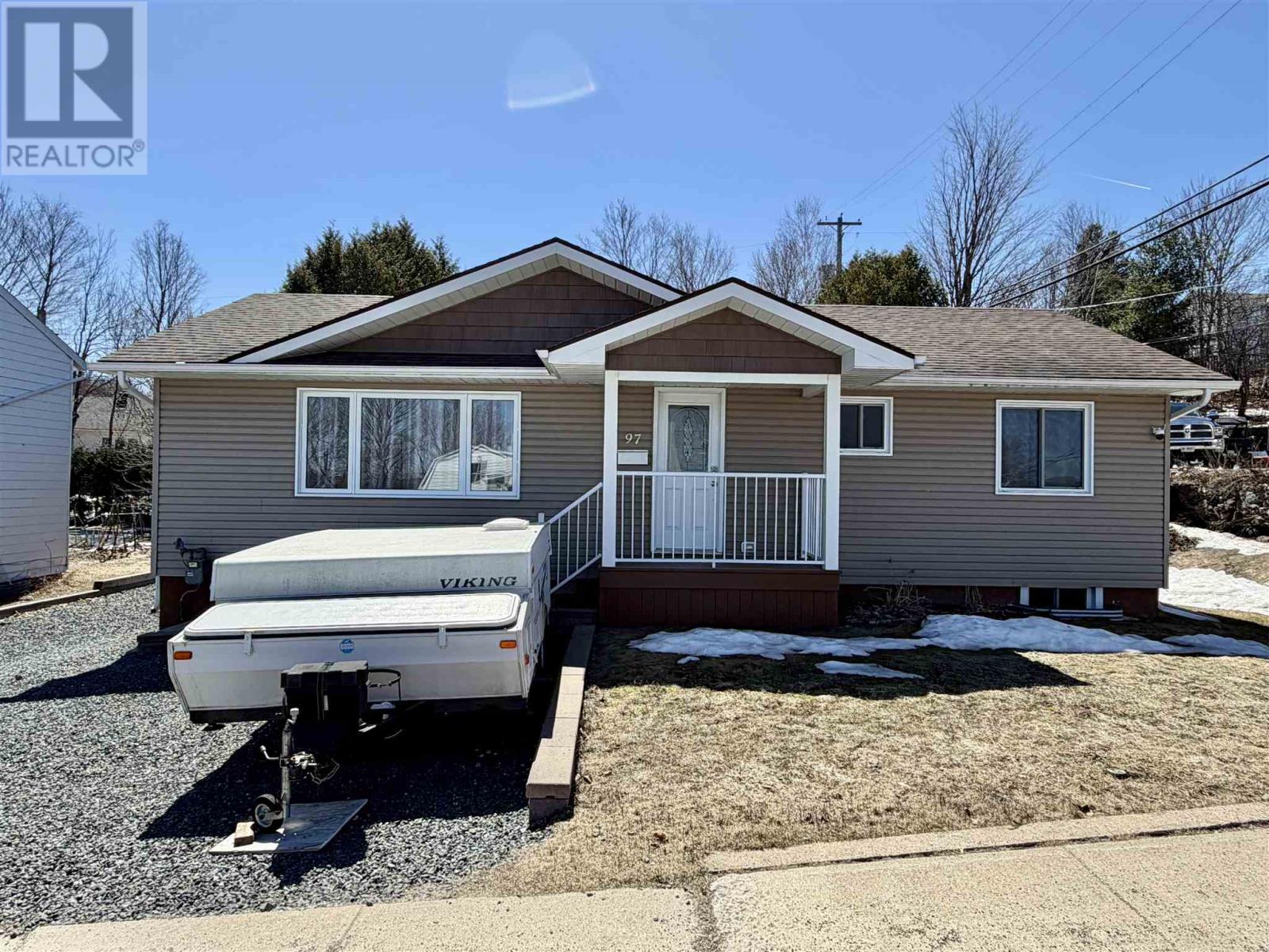 97 Hutchison Ave, Elliot Lake, Ontario  P5A 1W9 - Photo 3 - SM260769