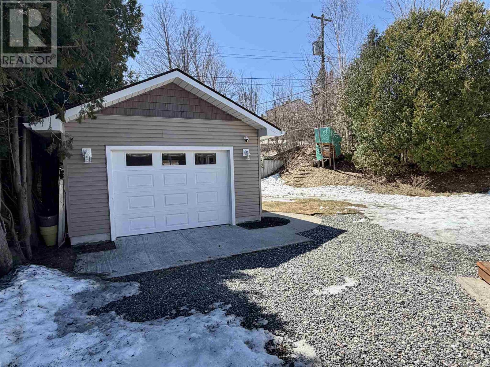 97 Hutchison Ave, Elliot Lake, Ontario  P5A 1W9 - Photo 4 - SM260769