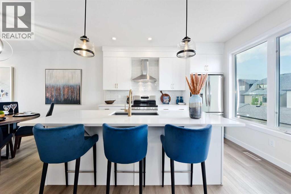 261 Bighorn Avenue Sw, Calgary, Alberta  T2Y 0Z8 - Photo 3 - A2303521