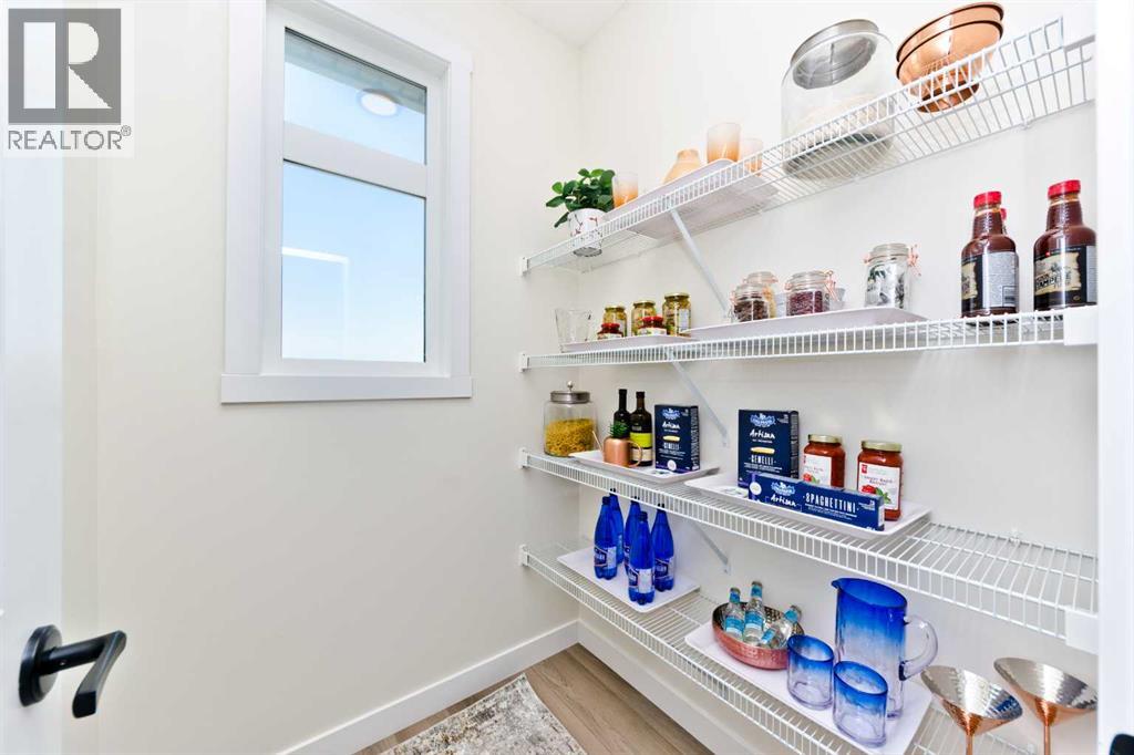 261 Bighorn Avenue Sw, Calgary, Alberta  T2Y 0Z8 - Photo 6 - A2303521