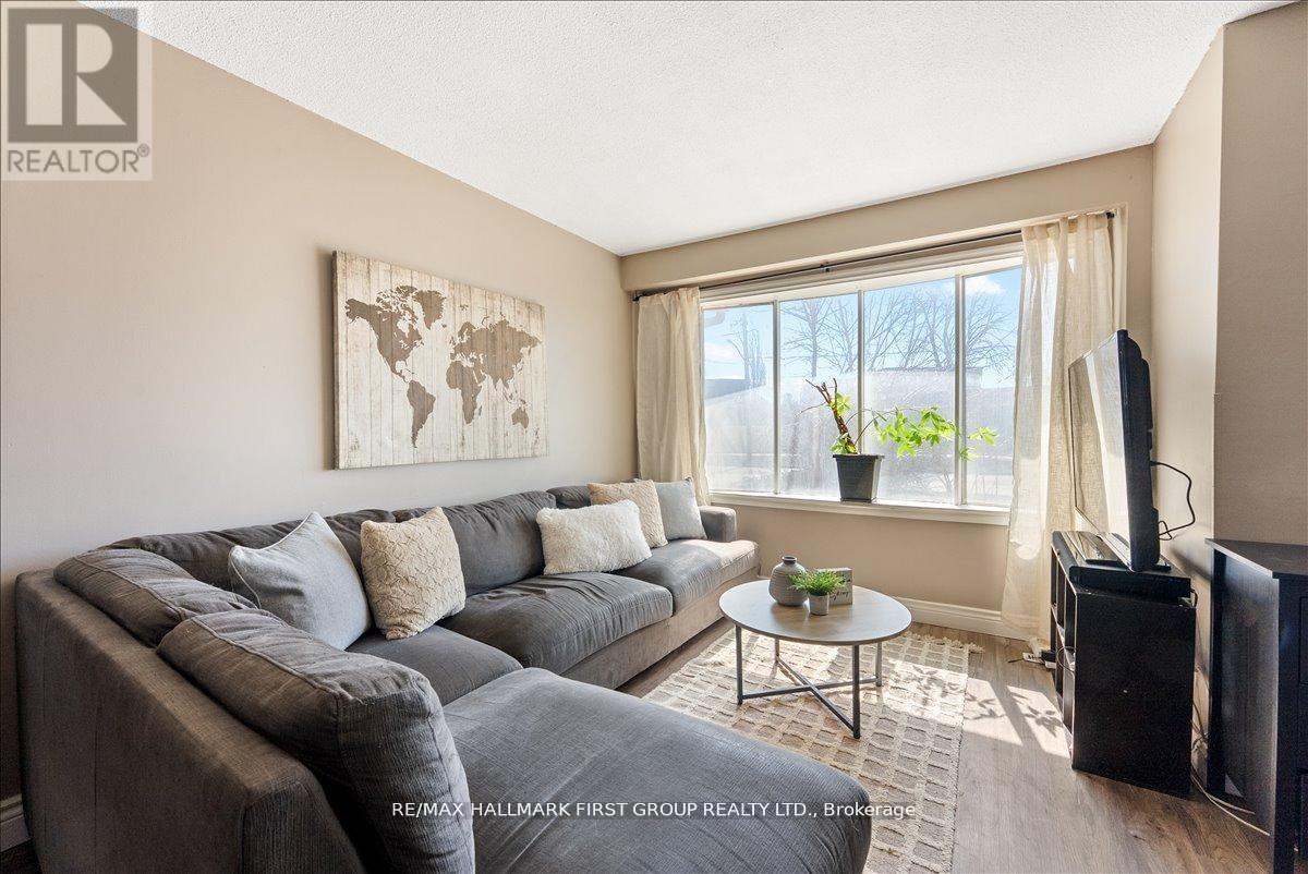 398 Dean Avenue, Oshawa, Ontario  L1H 3E2 - Photo 4 - E13042502