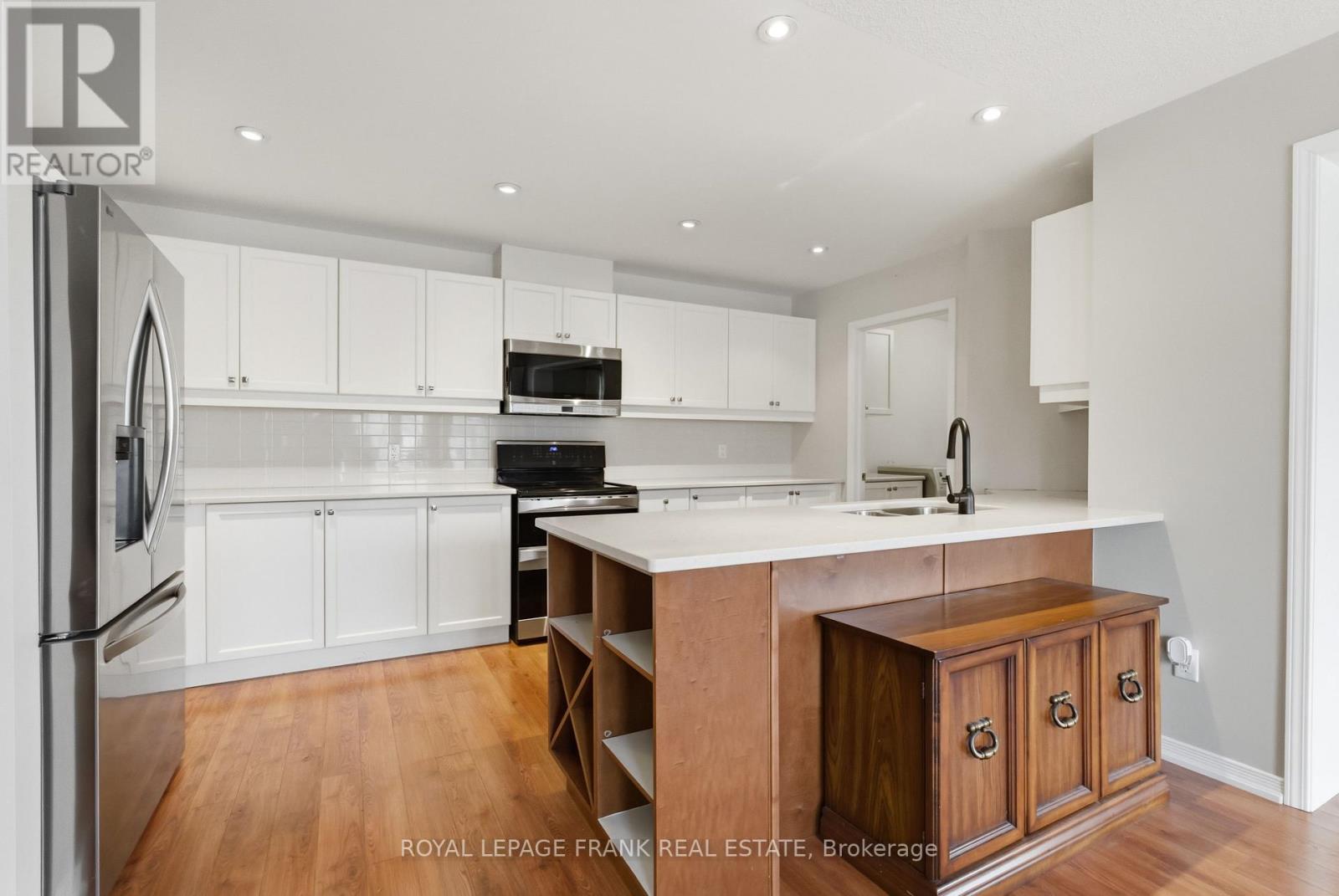 721 Henderson Drive, Cobourg, Ontario  K9V 0J1 - Photo 4 - X13042540