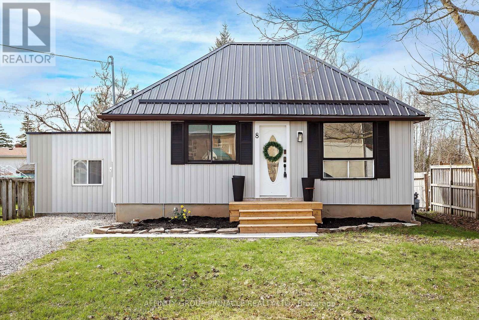 8 Mary Street W, Kawartha Lakes, Ontario  K0L 2W0 - Photo 1 - X13042550