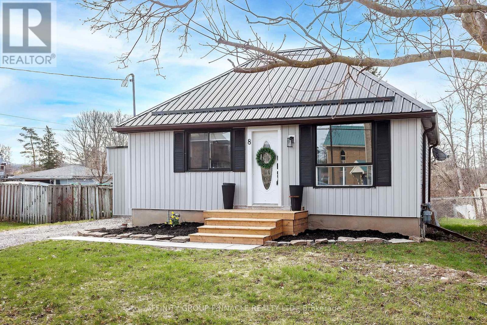 8 Mary Street W, Kawartha Lakes, Ontario  K0L 2W0 - Photo 2 - X13042550