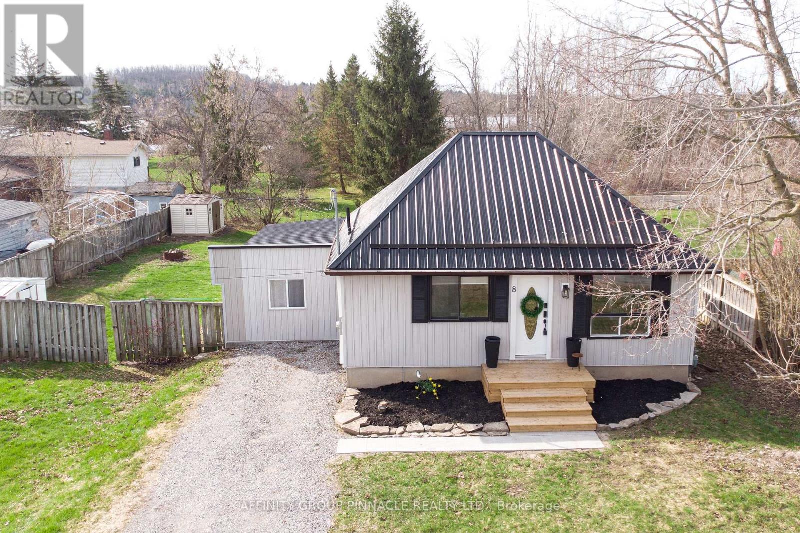 8 Mary Street W, Kawartha Lakes, Ontario  K0L 2W0 - Photo 3 - X13042550