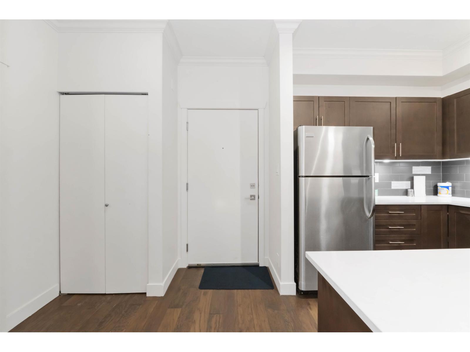 111 13468 King George Boulevard, Surrey, British Columbia  V3T 0B5 - Photo 9 - R3110073