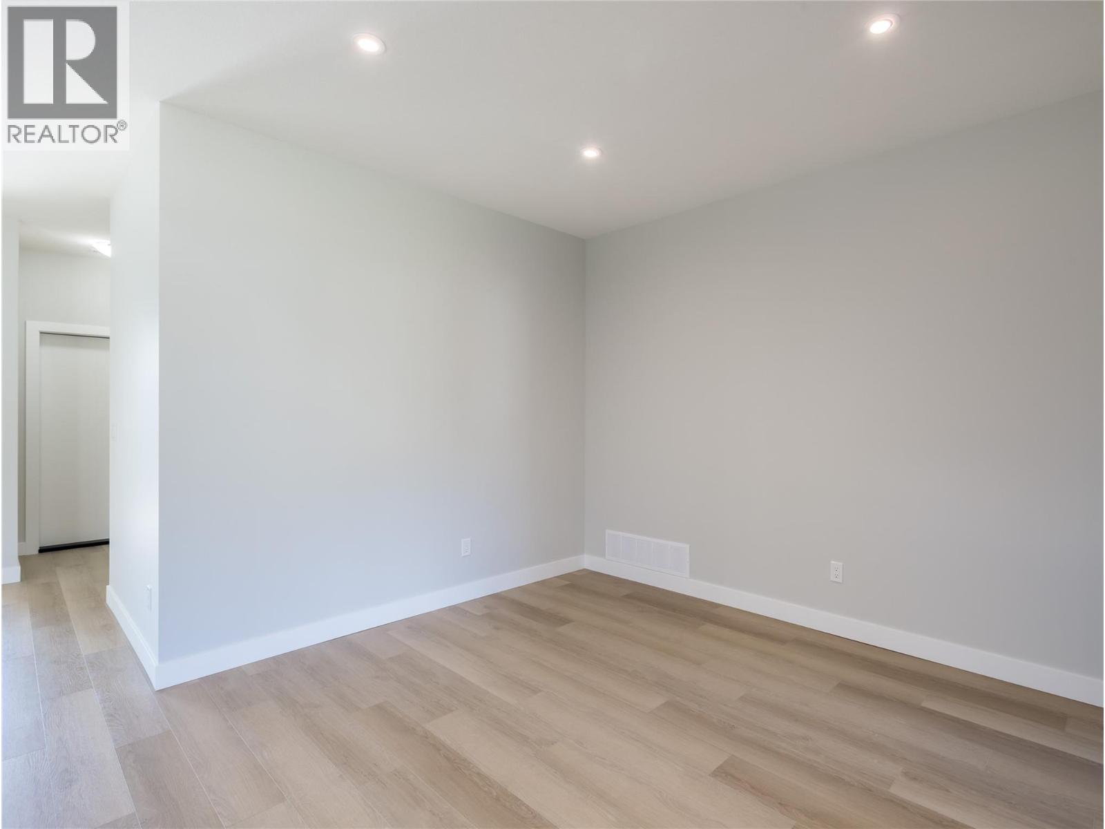 602 Nighthawk Avenue, Vernon, British Columbia  V1H 2A1 - Photo 11 - 10384637