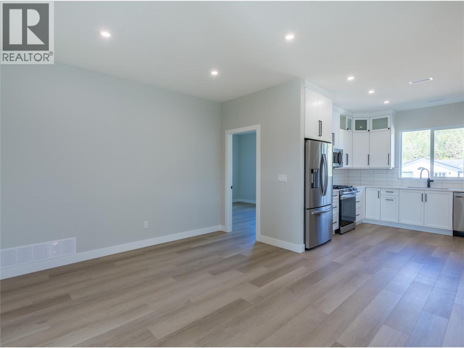 602 Nighthawk Avenue, Vernon, British Columbia  V1H 2A1 - Photo 12 - 10384637