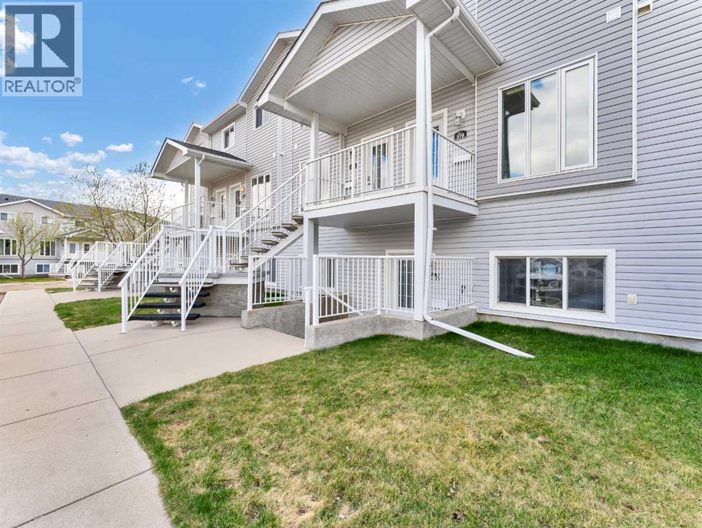 368 Northlands Pointe Ne, Medicine Hat, Alberta  T1C 0C4 - Photo 2 - A2304792