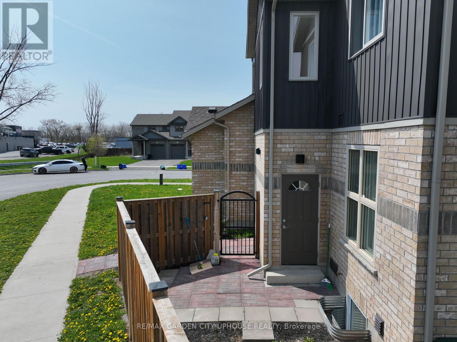Lower - 11 Manhattan Court, St. Catharines, Ontario  L2R 0B8 - Photo 14 - X12882262
