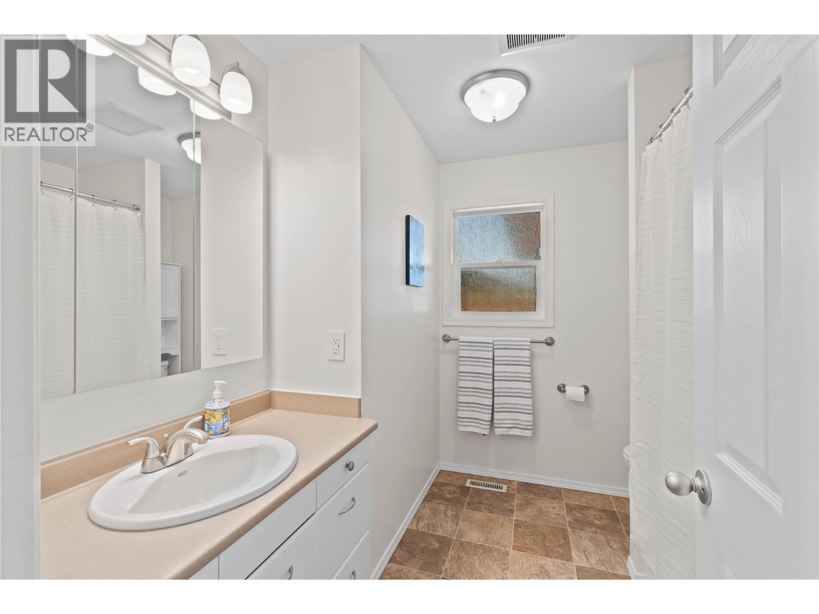 890 Gleneagles Drive, Kamloops, British Columbia  V2E 1K3 - Photo 26 - 10384800