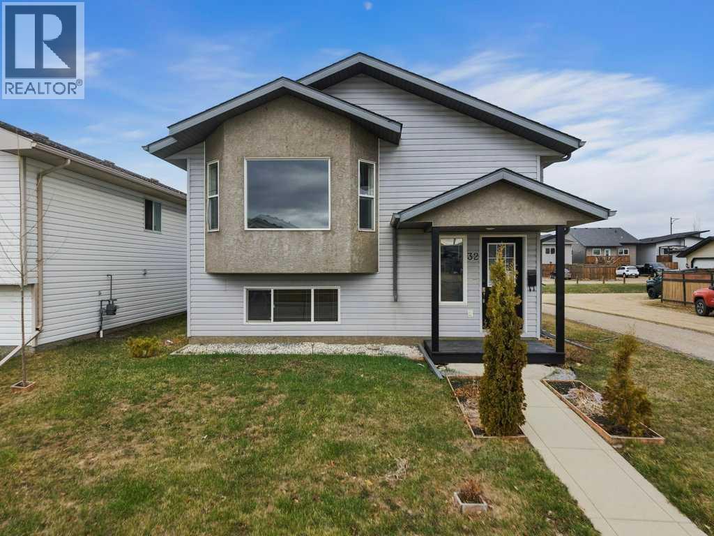 32 Hunter Road, Sylvan Lake, Alberta  T4S 2L6 - Photo 2 - A2302914