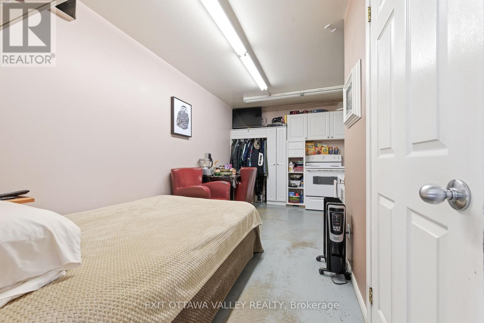 35707 Highway 17 Highway, Laurentian Hills, Ontario  K7S 3G7 - Photo 19 - X13042488