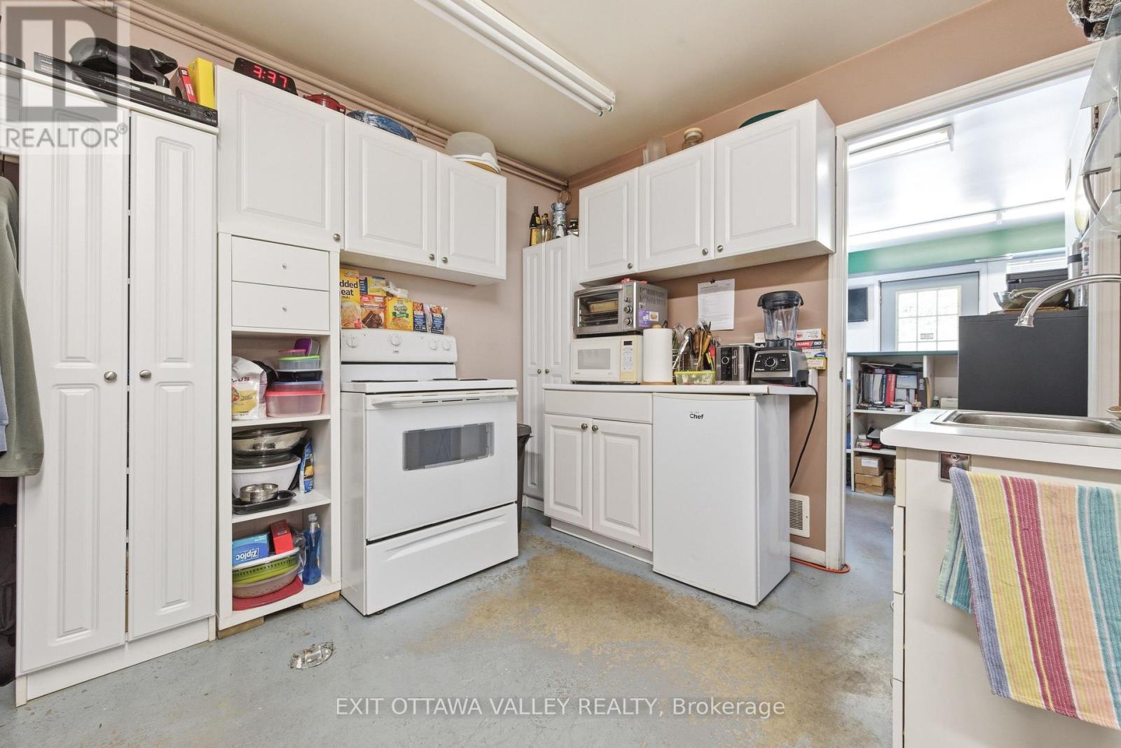 35707 Highway 17 Highway, Laurentian Hills, Ontario  K7S 3G7 - Photo 20 - X13042488