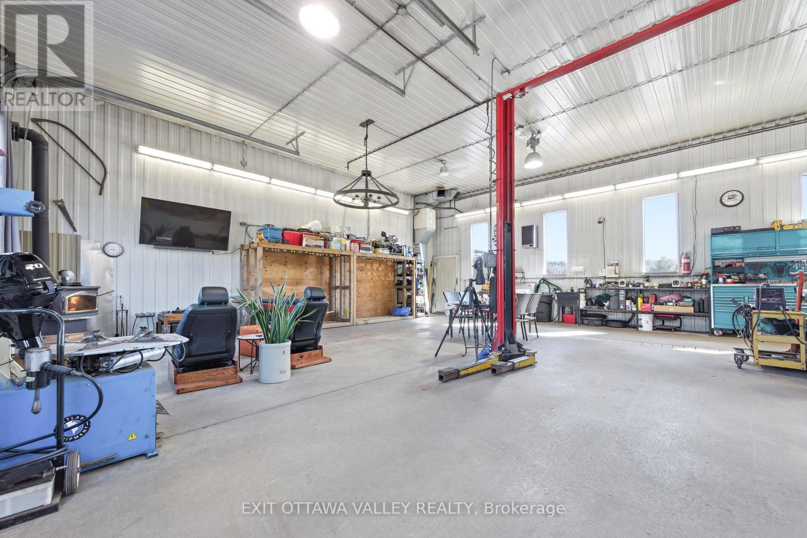 35707 Highway 17 Highway, Laurentian Hills, Ontario  K7S 3G7 - Photo 30 - X13042488