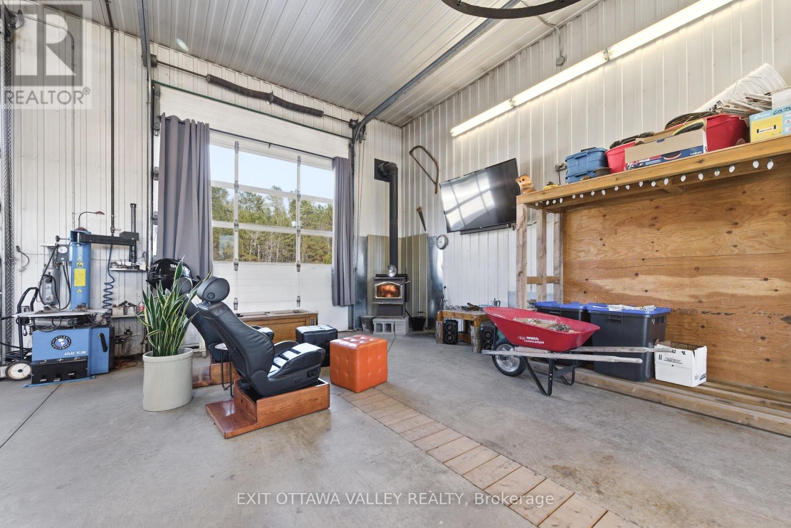 35707 Highway 17 Highway, Laurentian Hills, Ontario  K7S 3G7 - Photo 31 - X13042488