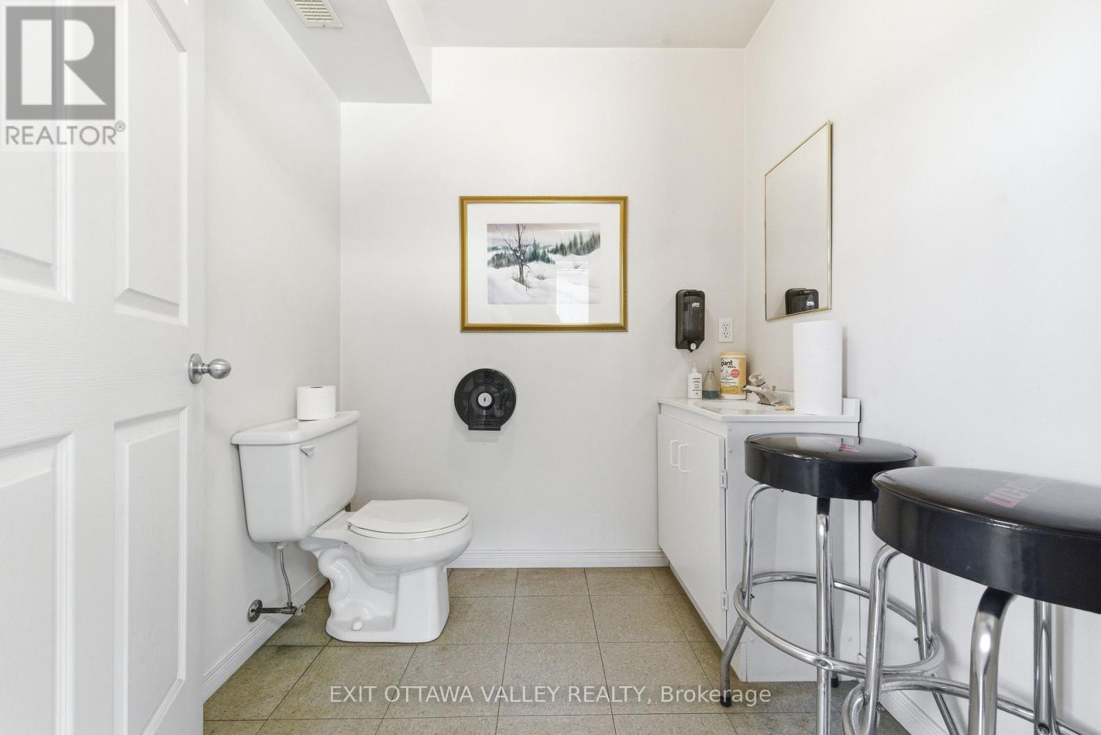 35707 Highway 17 Highway, Laurentian Hills, Ontario  K7S 3G7 - Photo 28 - X13042532