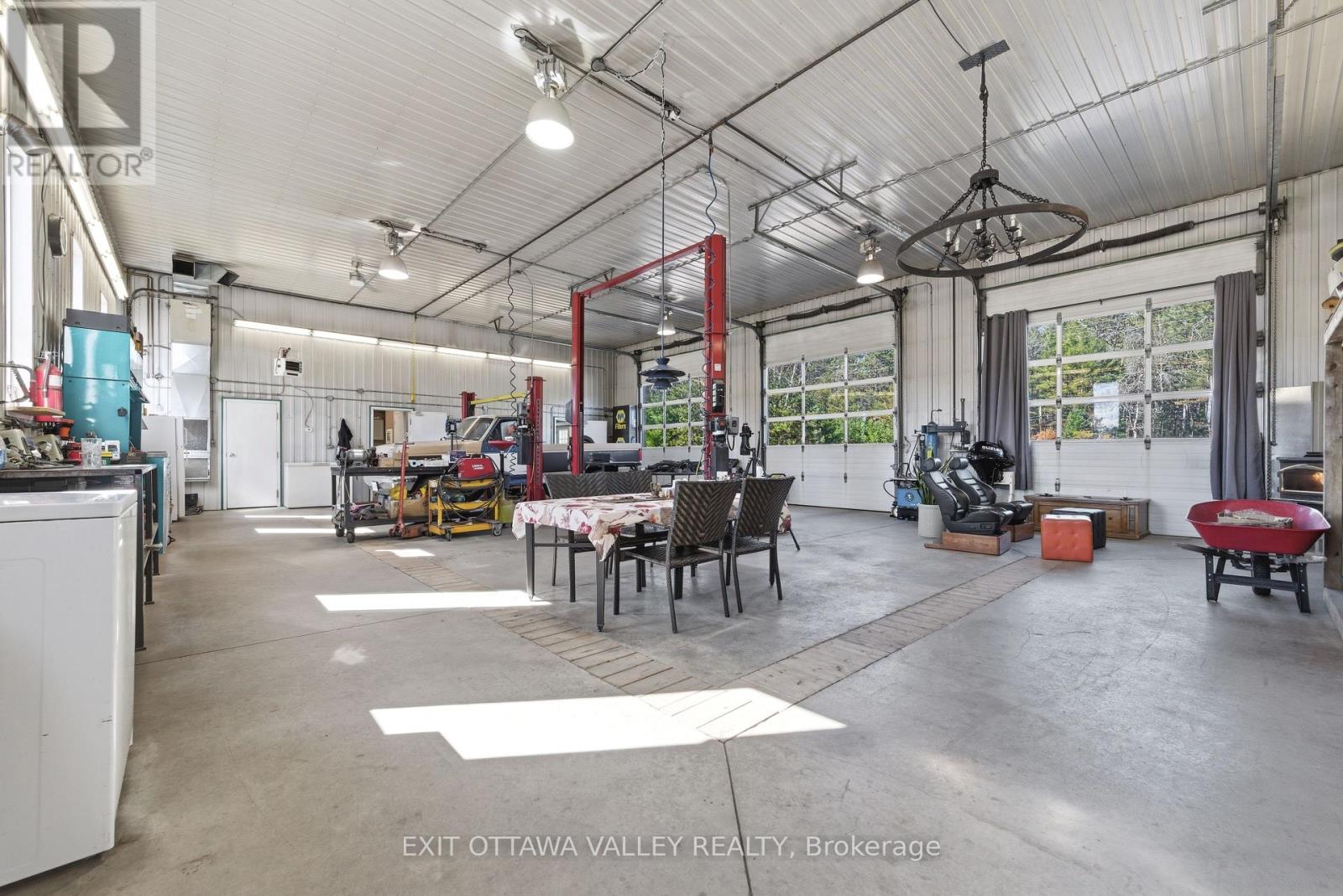 35707 Highway 17 Highway, Laurentian Hills, Ontario  K7S 3G7 - Photo 38 - X13042532