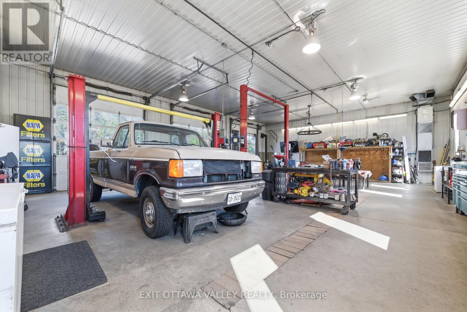 35707 Highway 17 Highway, Laurentian Hills, Ontario  K7S 3G7 - Photo 46 - X13042532