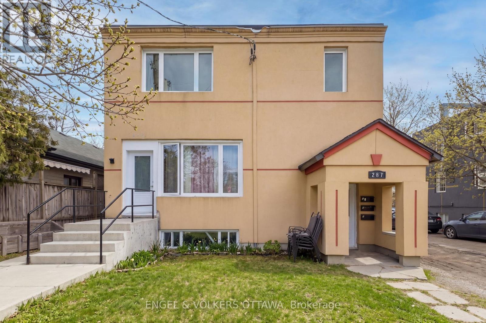 287 ST LAURENT BOULEVARD, Ottawa, Ontario