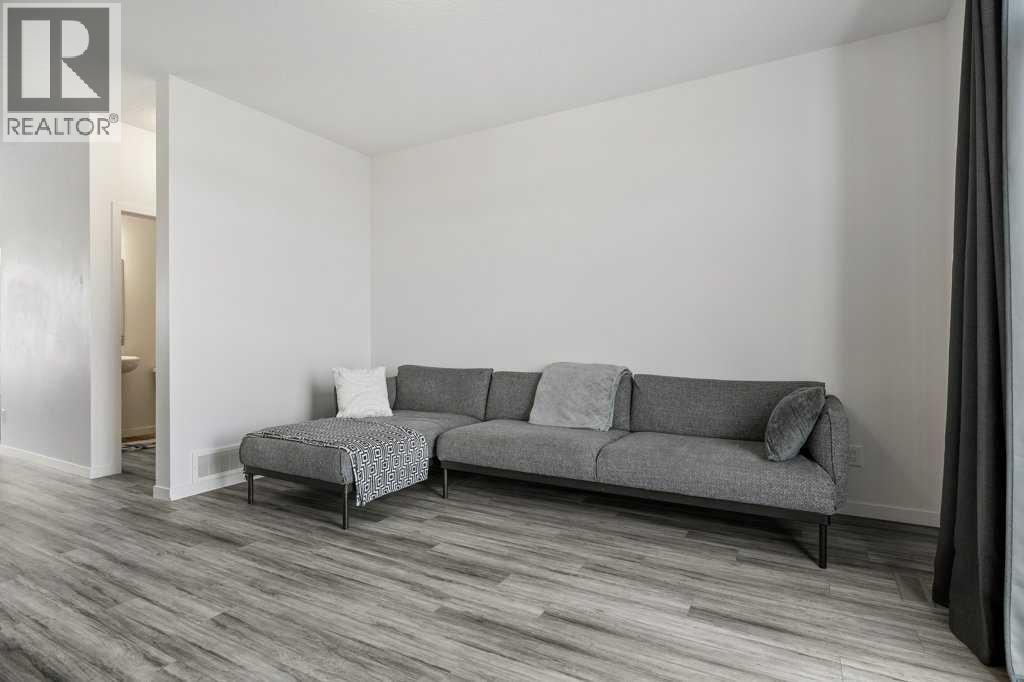 409 South Point Lane Sw, Airdrie, Alberta  T4B 5G8 - Photo 14 - A2304977