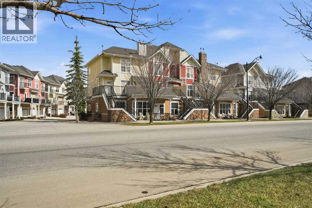 744 73 Street SW, Calgary, Alberta  T3H 5V9 - Photo 2 - A2305016