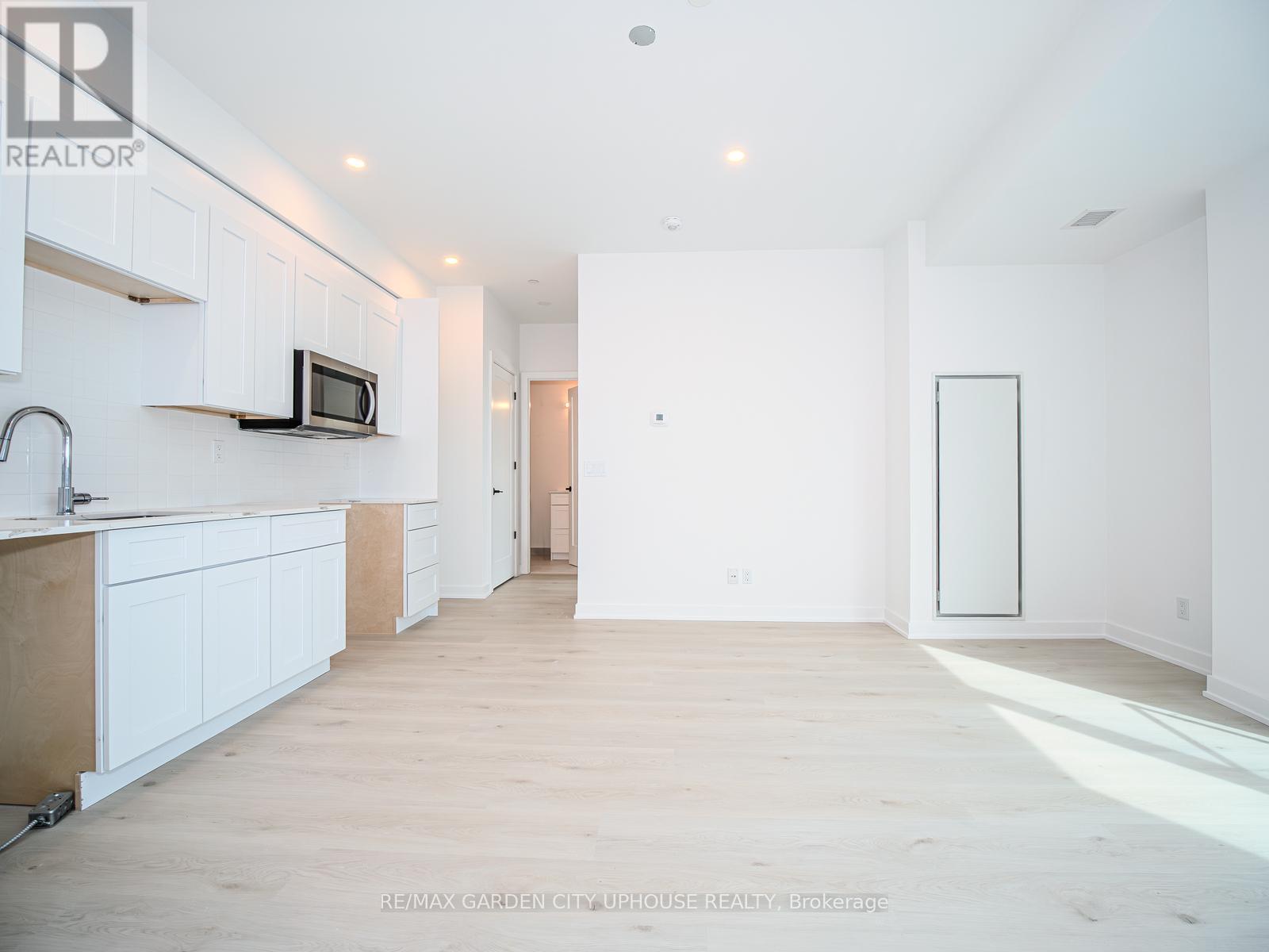 904 - 57 Carlisle Street, St. Catharines, Ontario  L2R 7N6 - Photo 3 - X12881660