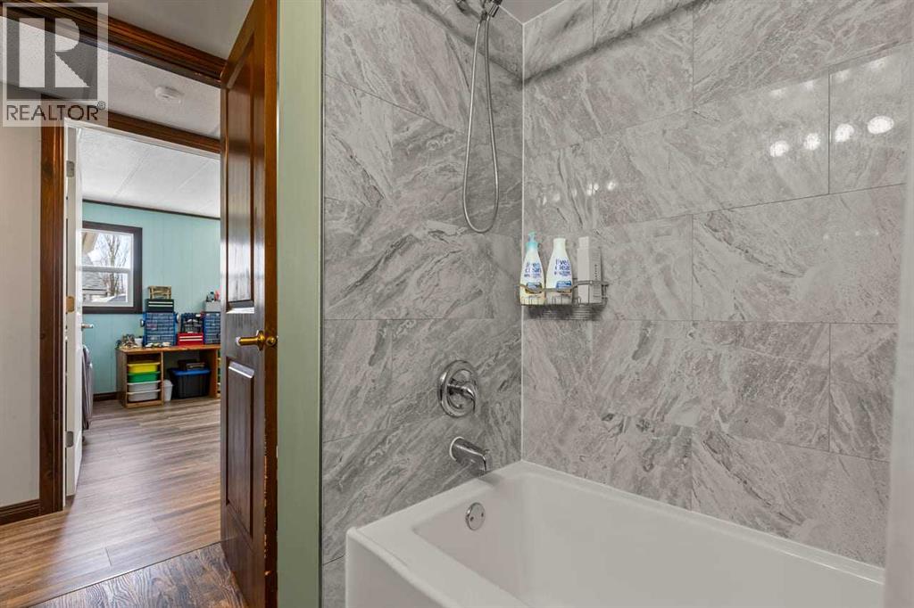 228 Railway Avenue, Mossleigh, Alberta  T0L 1P0 - Photo 16 - A2305036