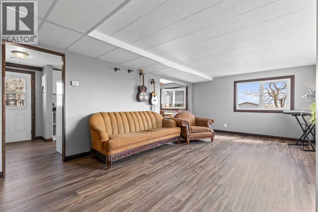 228 Railway Avenue, Mossleigh, Alberta  T0L 1P0 - Photo 2 - A2305036