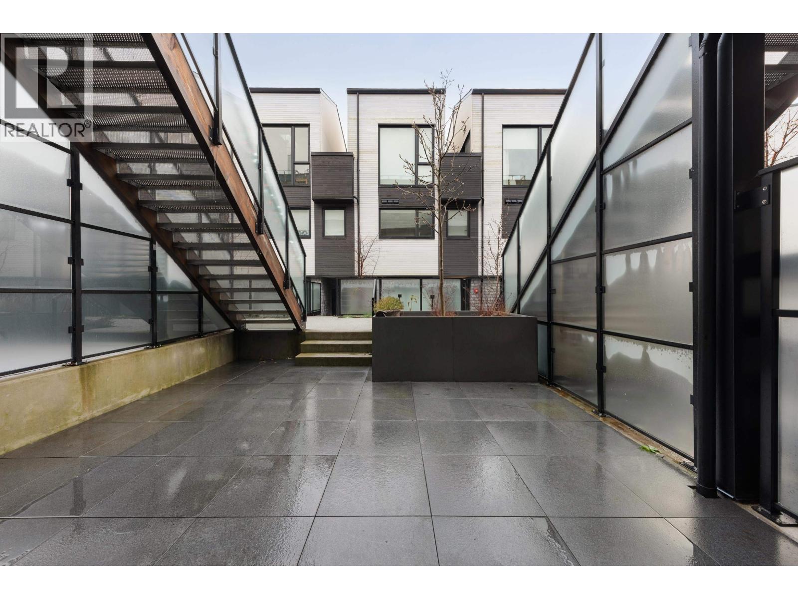 122 650 E 2nd Street, North Vancouver, British Columbia  V7L 1E3 - Photo 25 - R3115607